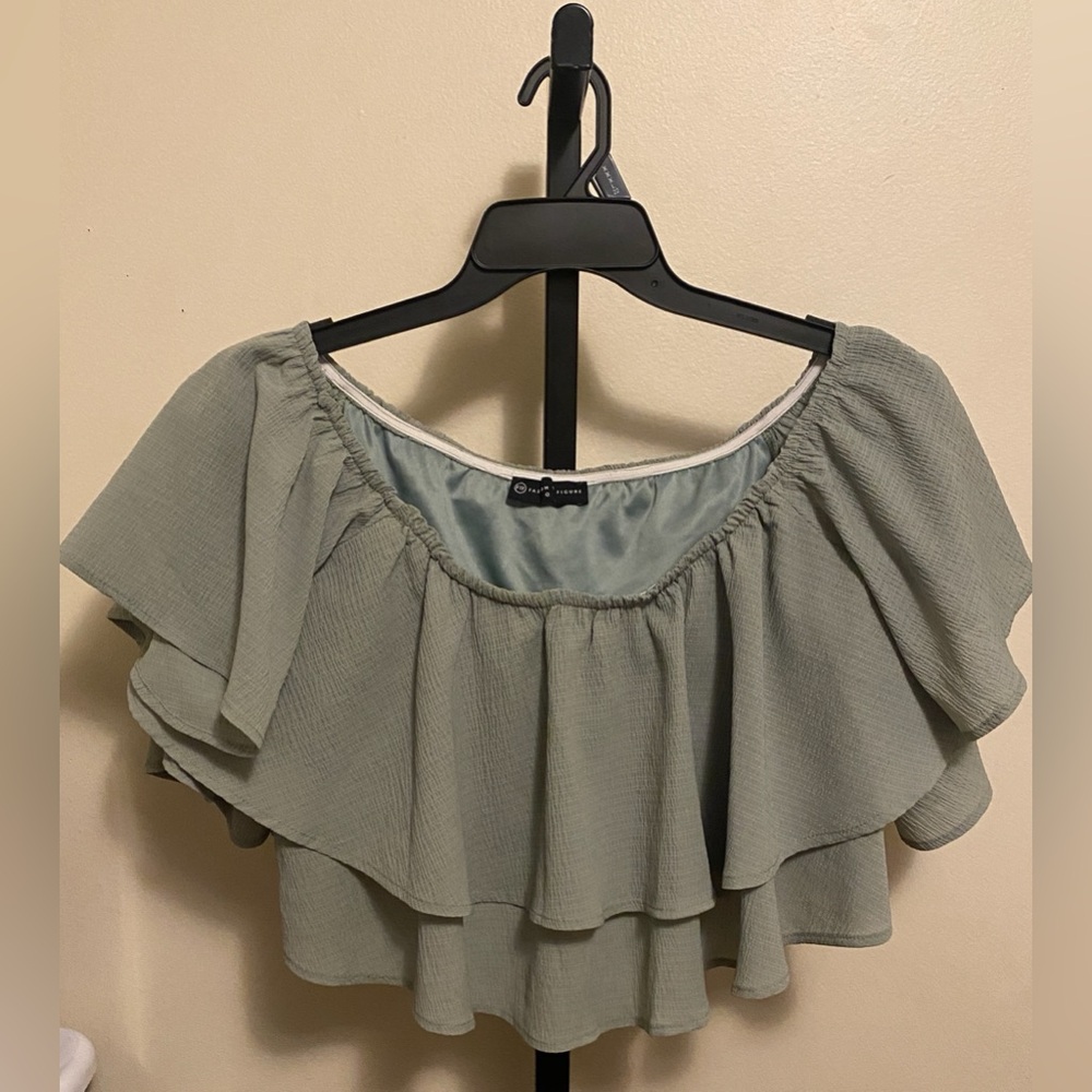 FTF (Fashion to Figure) Women’s Elegant Green Ruffle Top DONATED